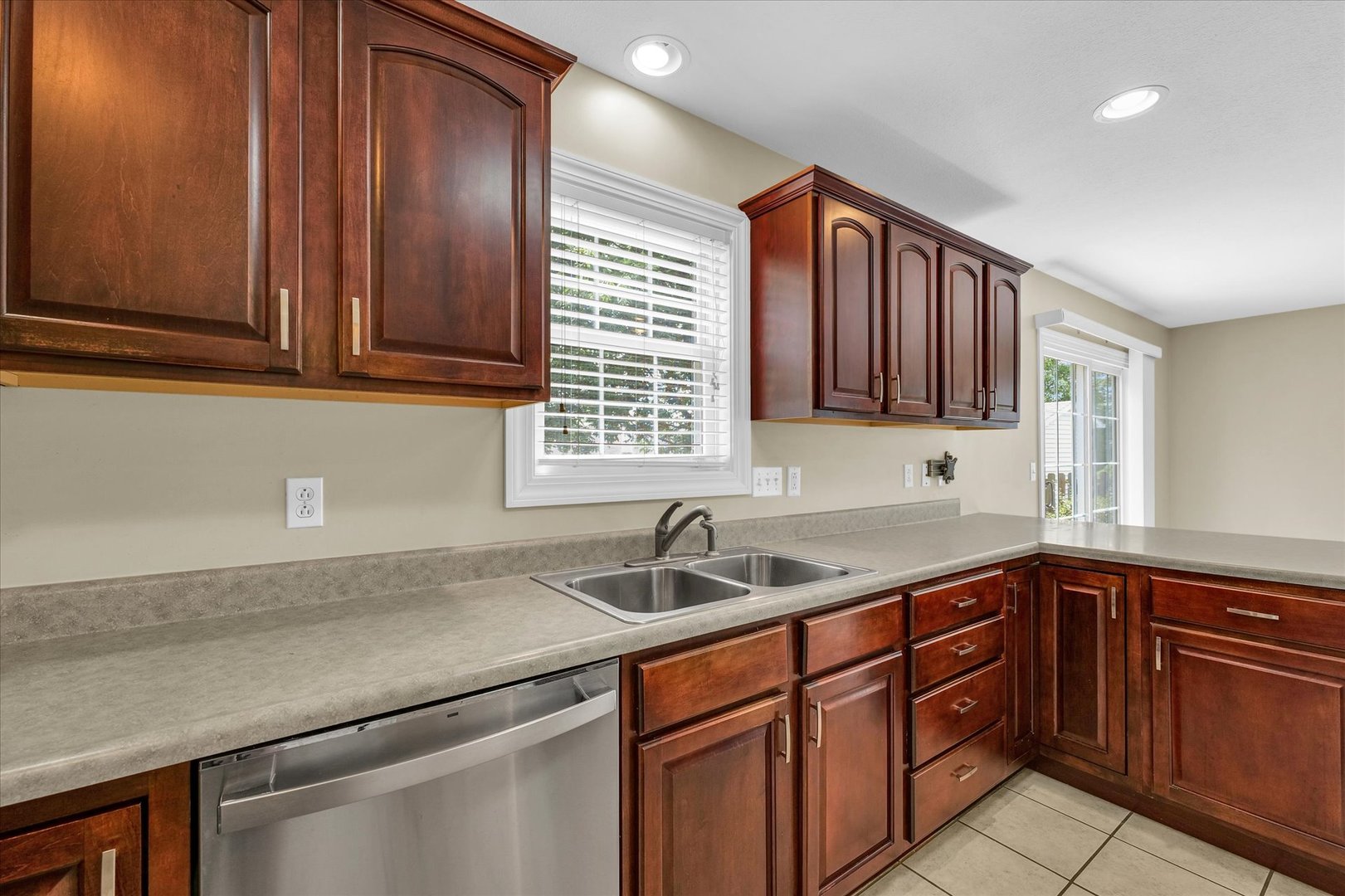 1208 Waters Edge Road Champaign, IL 61822 - Photo 15 of 53 Gallery Image 15