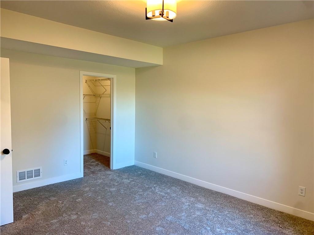 2701 Meadow Ridge Drive St. Joseph, MO 64504 - Photo 33 of 46