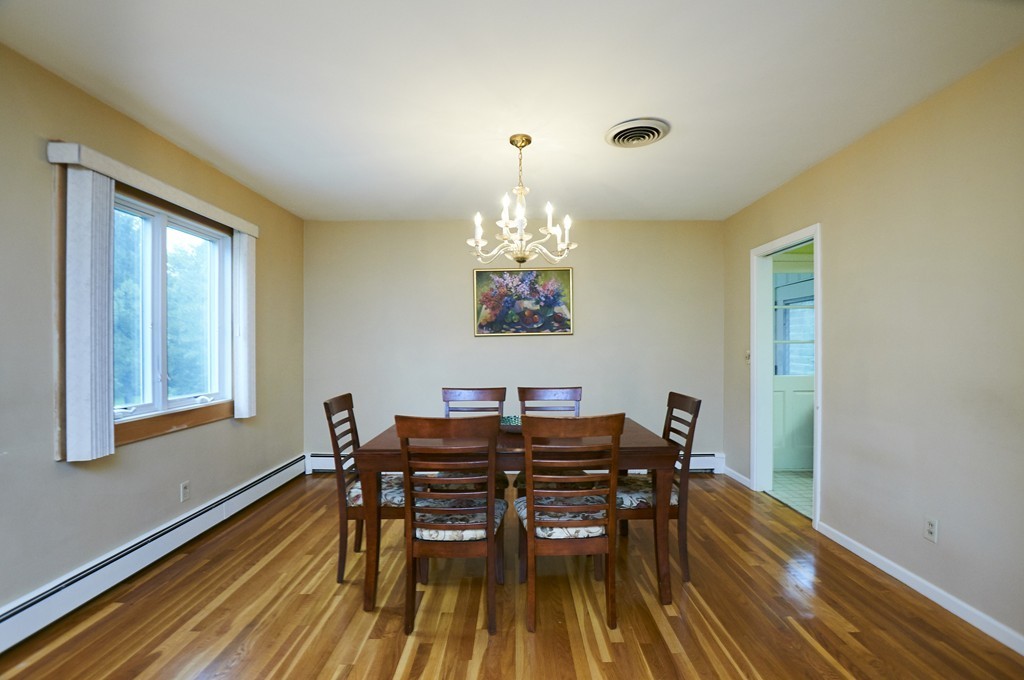 506 Clinton Road Brookline, MA 02467 - Photo 4 of 10