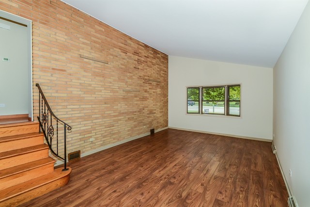 1011 East Irving Park Road Itasca, IL 60143 - Photo 2 of 18