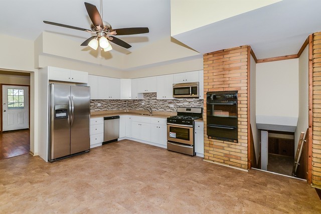 1011 East Irving Park Road Itasca, IL 60143 - Photo 5 of 18