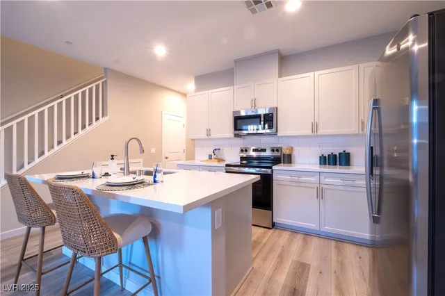 $2,400 | 7563 Jumping Cholla Court, Las Vegas, NV 89143