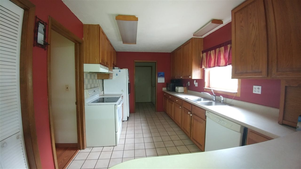 6648 6 Mile Road Benzonia, MI 49616 - Photo 9 of 39 1833902-8.JPG