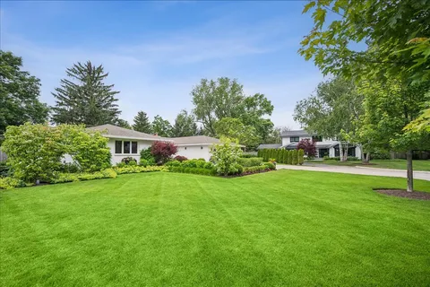 $2,099,000 | 920 Pine Tree Lane, Winnetka, IL 60093