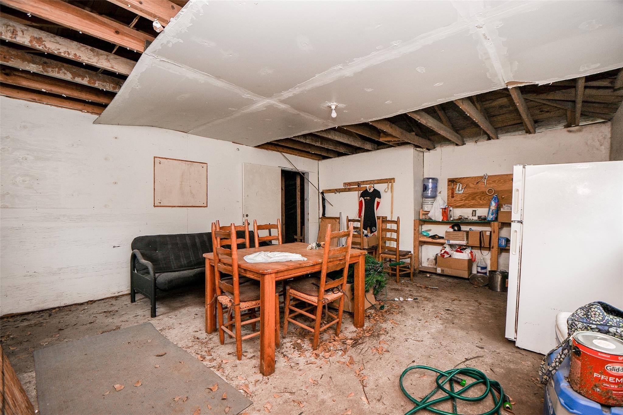 5221 Darling Street Houston, TX 77007 - Photo 15 of 22 a view of a dining room with furniture