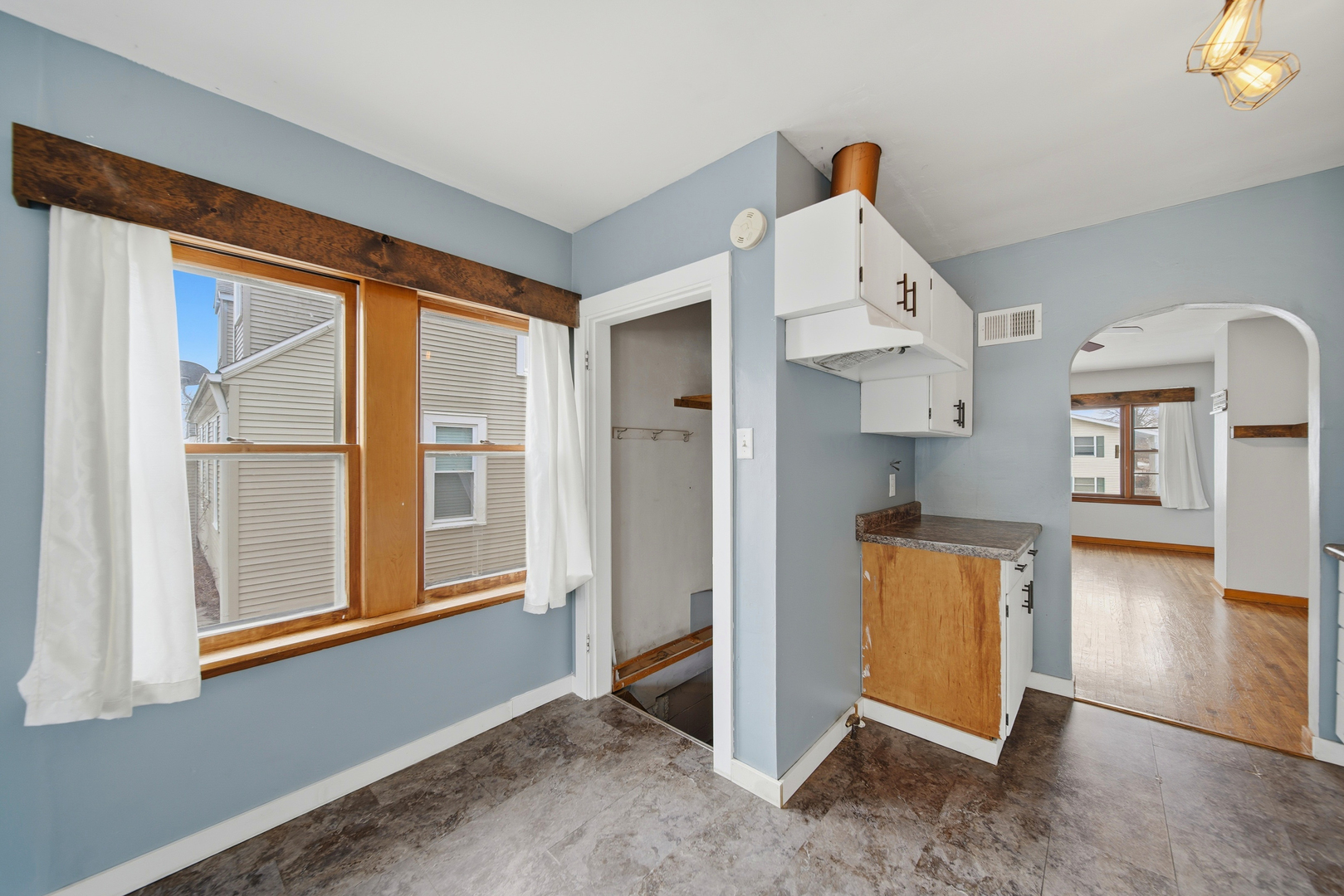 1024 Avery Avenue Dixon, IL 61021 - Photo 3 of 26