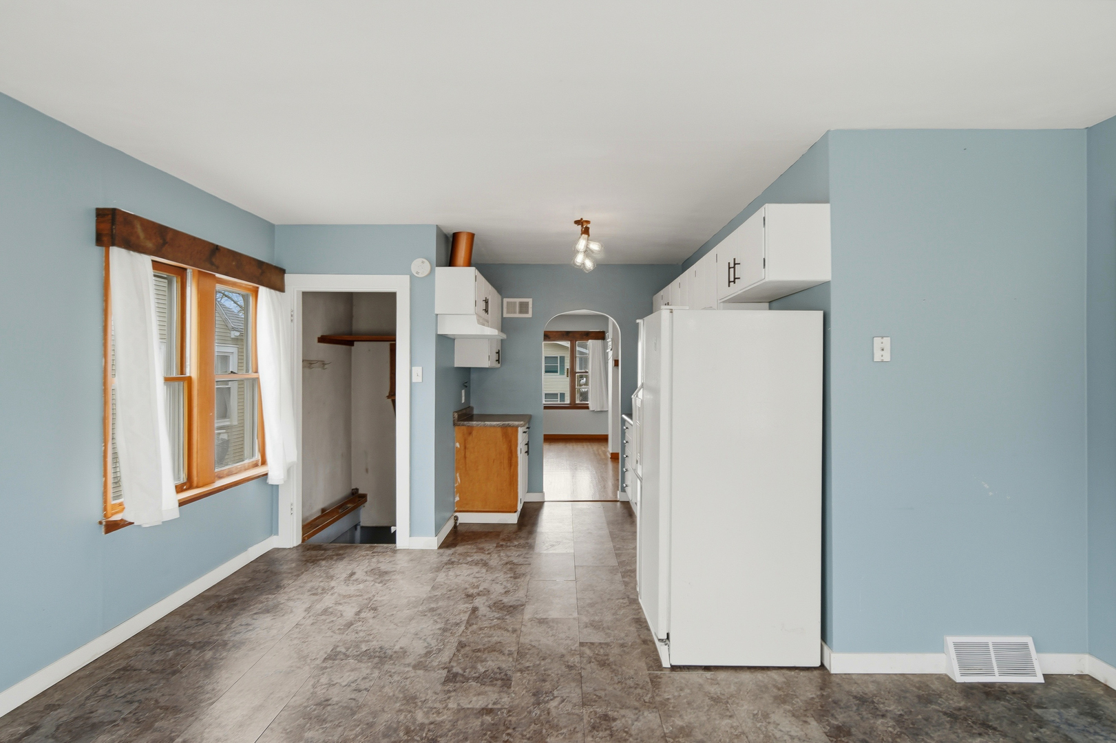 1024 Avery Avenue Dixon, IL 61021 - Photo 6 of 26