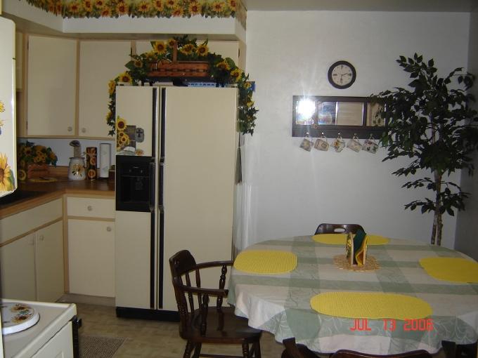 1291 North Track Road Wapato, WA 98951 - Photo 3 of 18 a view of a dining room with furniture