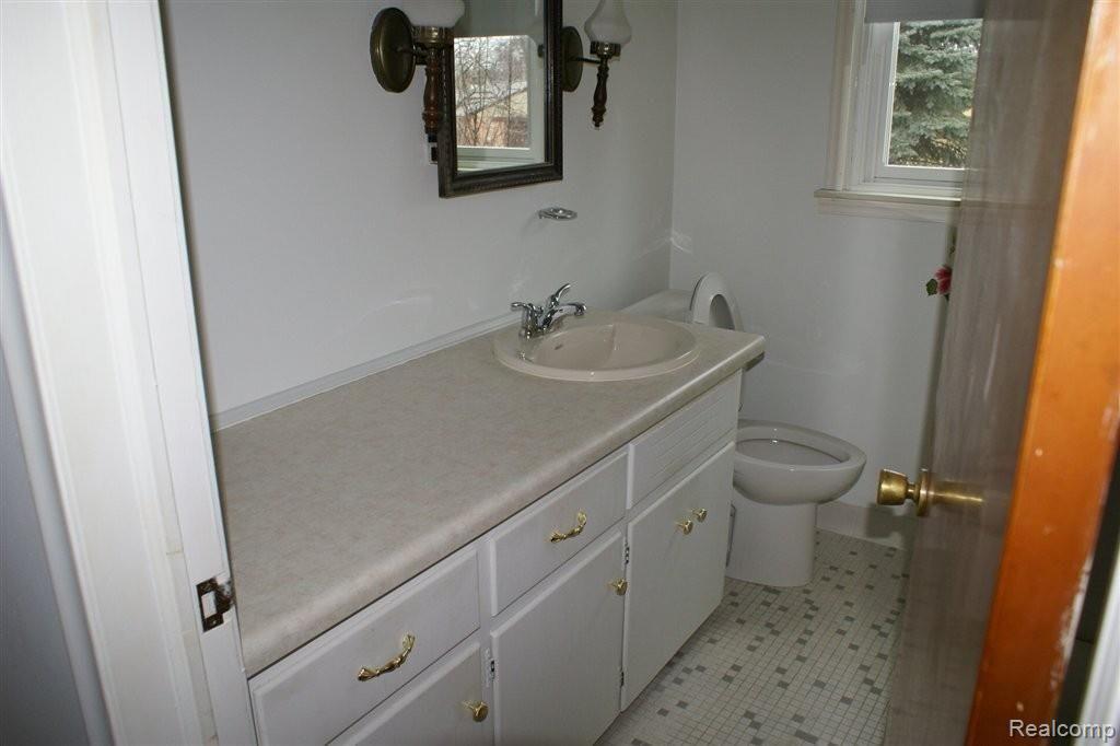 643 Orion Road Lake Orion, MI 48362 - Photo 13 of 17 DSC00816.JPG