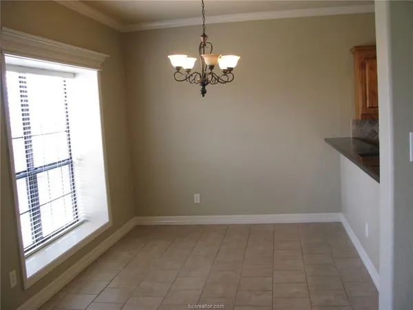 a view of empty room with window