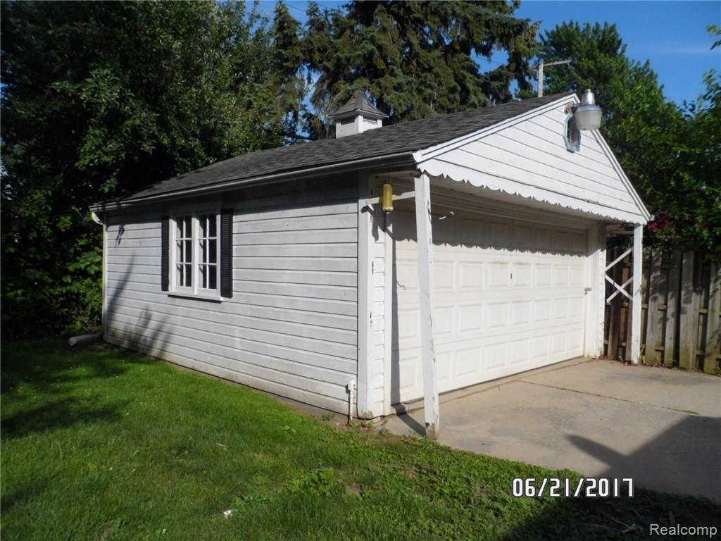 3844 Yorkshire Road Detroit, MI 48224 - Photo 3 of 23 SAM_1838.JPG