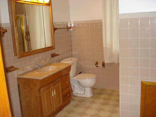 128 Hilliard Rome Road Columbus, OH 43228 - Photo 3 of 5 Gallery Image 3