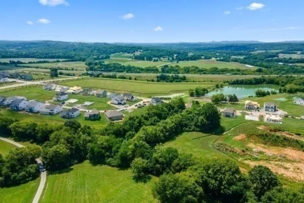 $989,000 | 1988 Ellsworth Lane, Arrington, TN 37014