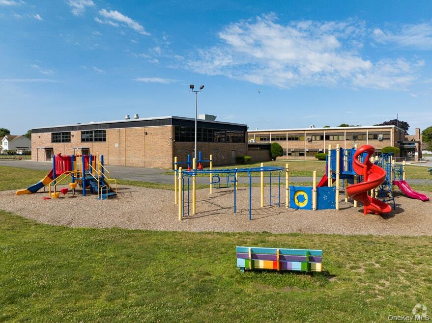 5 Slade Place Bay Shore, NY 11706 - Photo 4 of 7 Mary G Clarkson school K-2 playground