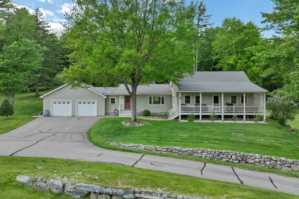 $850,000 | 25 Elliot Road, Center Harbor, NH 03226