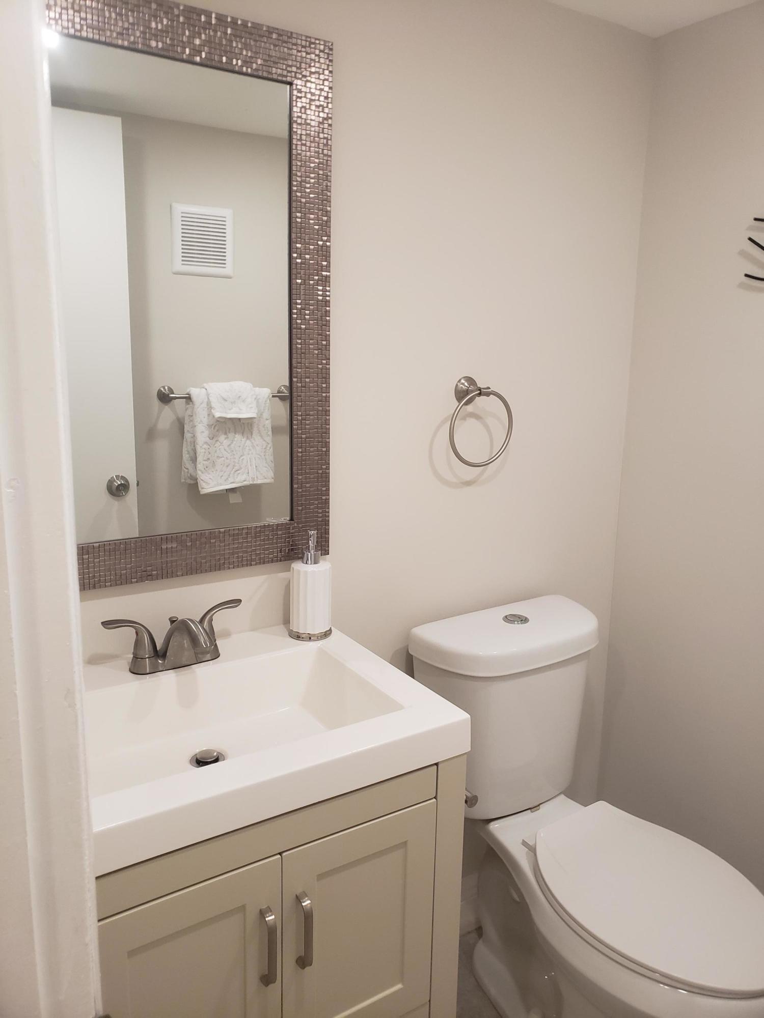 201 Normandy Lane, Unit E Delray Beach, FL 33484 - Photo 18 of 29 20201118_164429