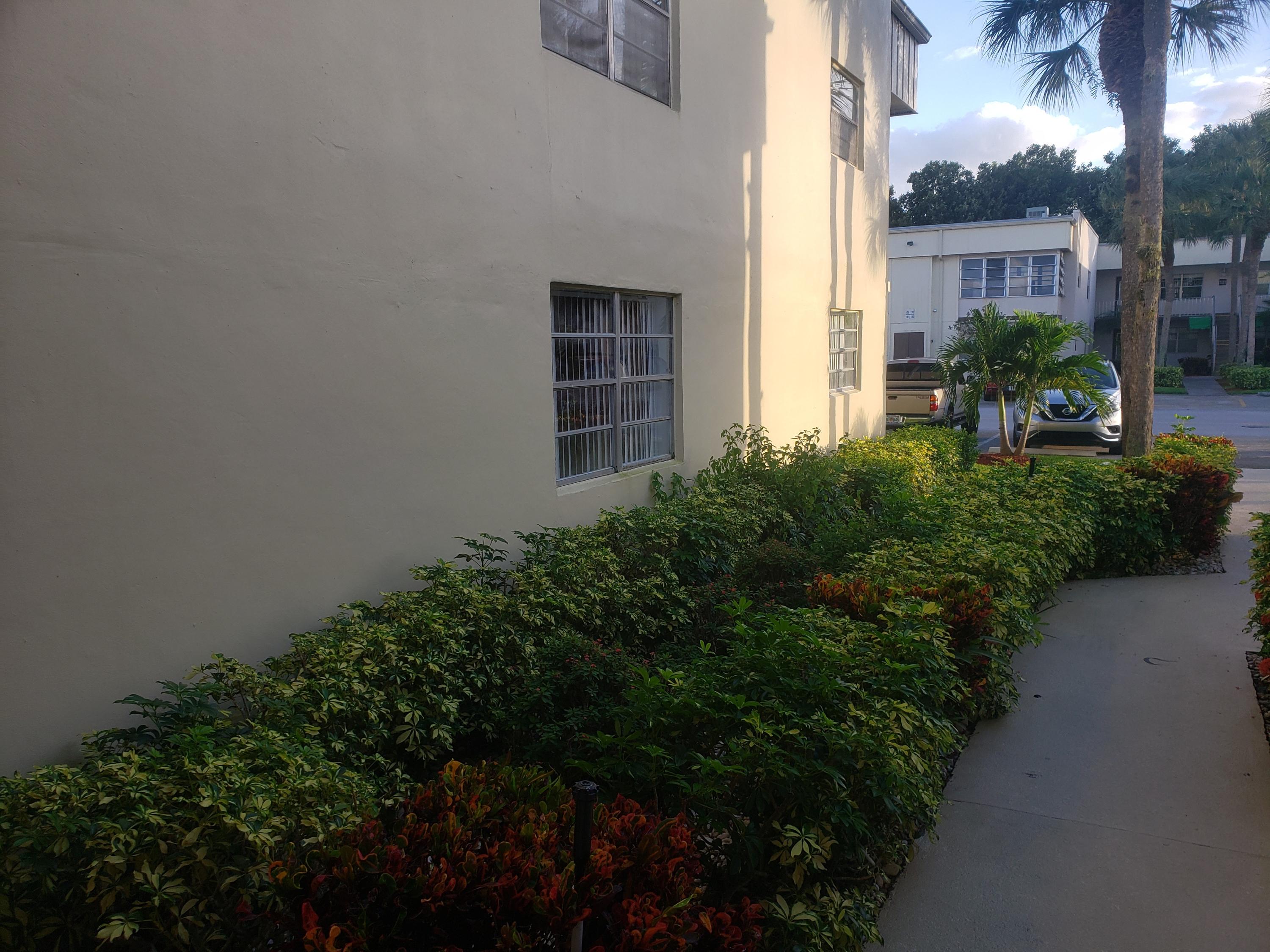 201 Normandy Lane, Unit E Delray Beach, FL 33484 - Photo 4 of 29 20201118_164131