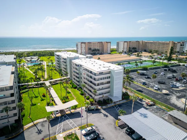 $324,900 | 2020 North Atlantic Avenue, Unit 209, Cocoa Beach, FL 32931
