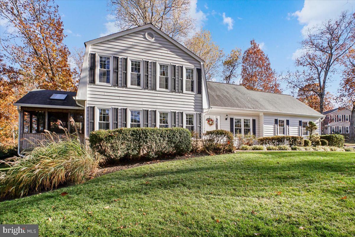 3105 Miller Heights Road Oakton, VA 22124 - Photo 1 of 60 5 bedrms, 2.5 baths in popular Miller Heights