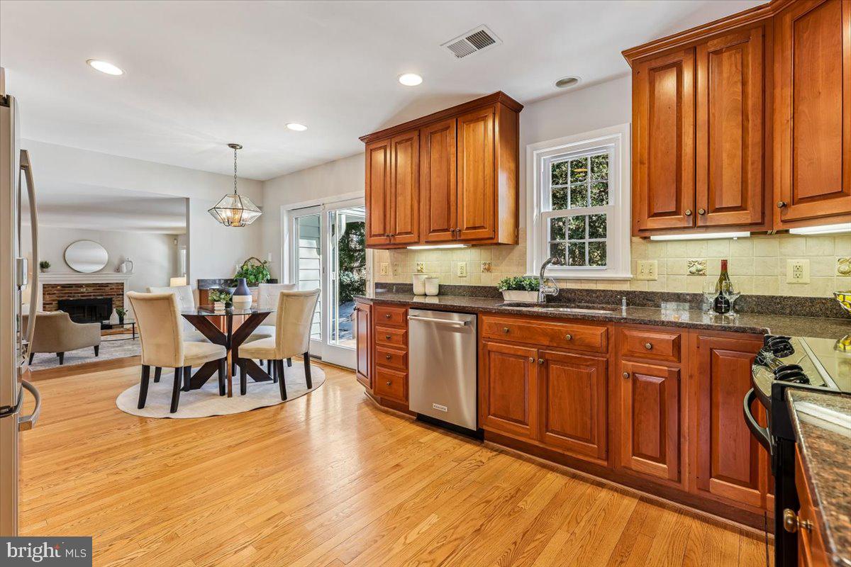 3105 Miller Heights Road Oakton, VA 22124 - Photo 12 of 60 Sunny window over kitchen sink.