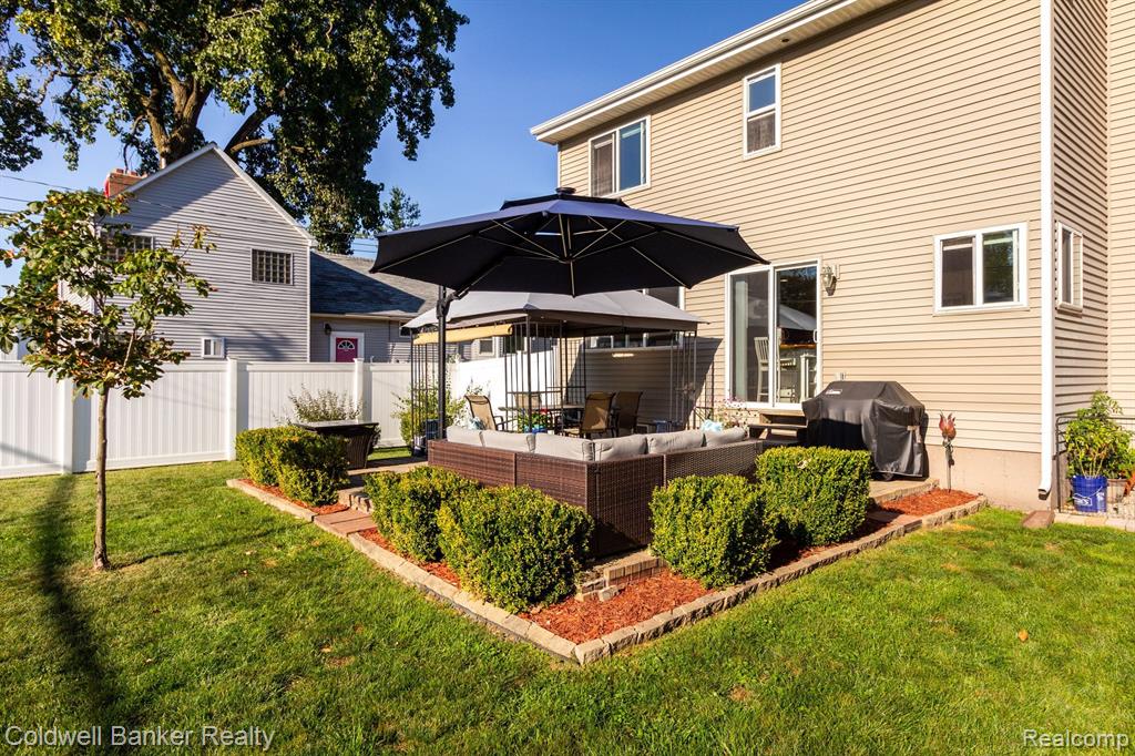 2738 Emmons Avenue Rochester Hills, MI 48307 - Photo 33 of 44