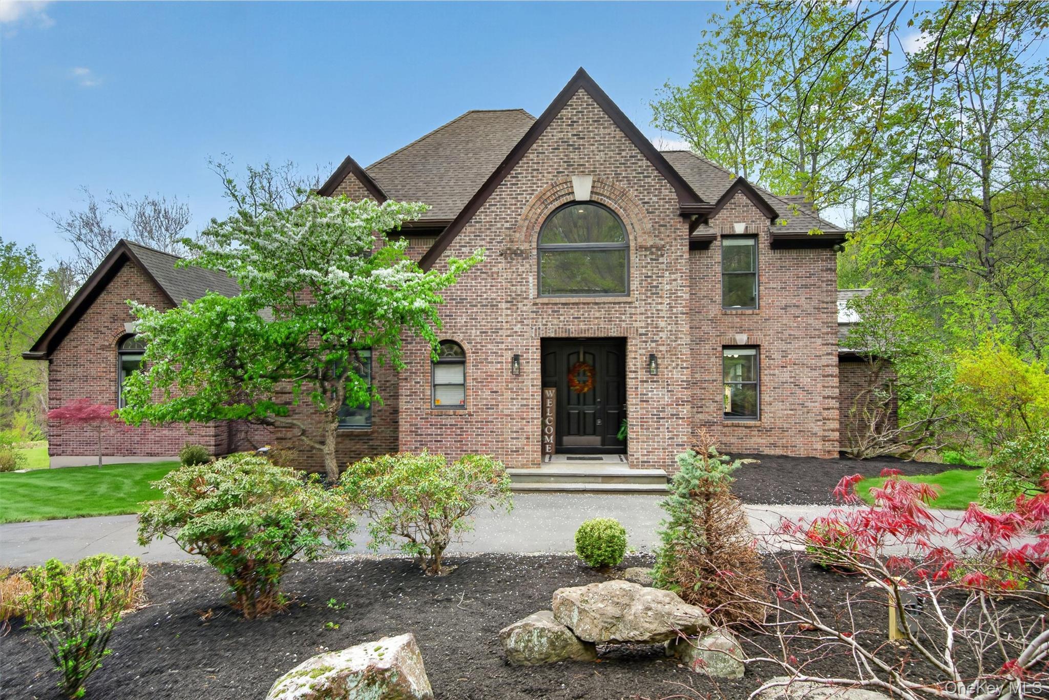 237 South Mountain Road New City, NY 10956 - Photo 3 of 49