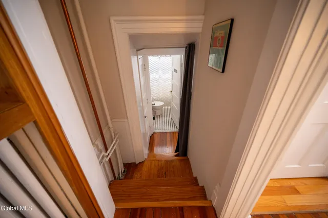 $2,395 | 21 Front Street, Unit 2, Schenectady, NY 12305