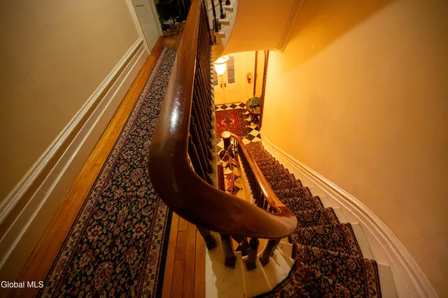 $2,395 | 21 Front Street, Unit 2, Schenectady, NY 12305