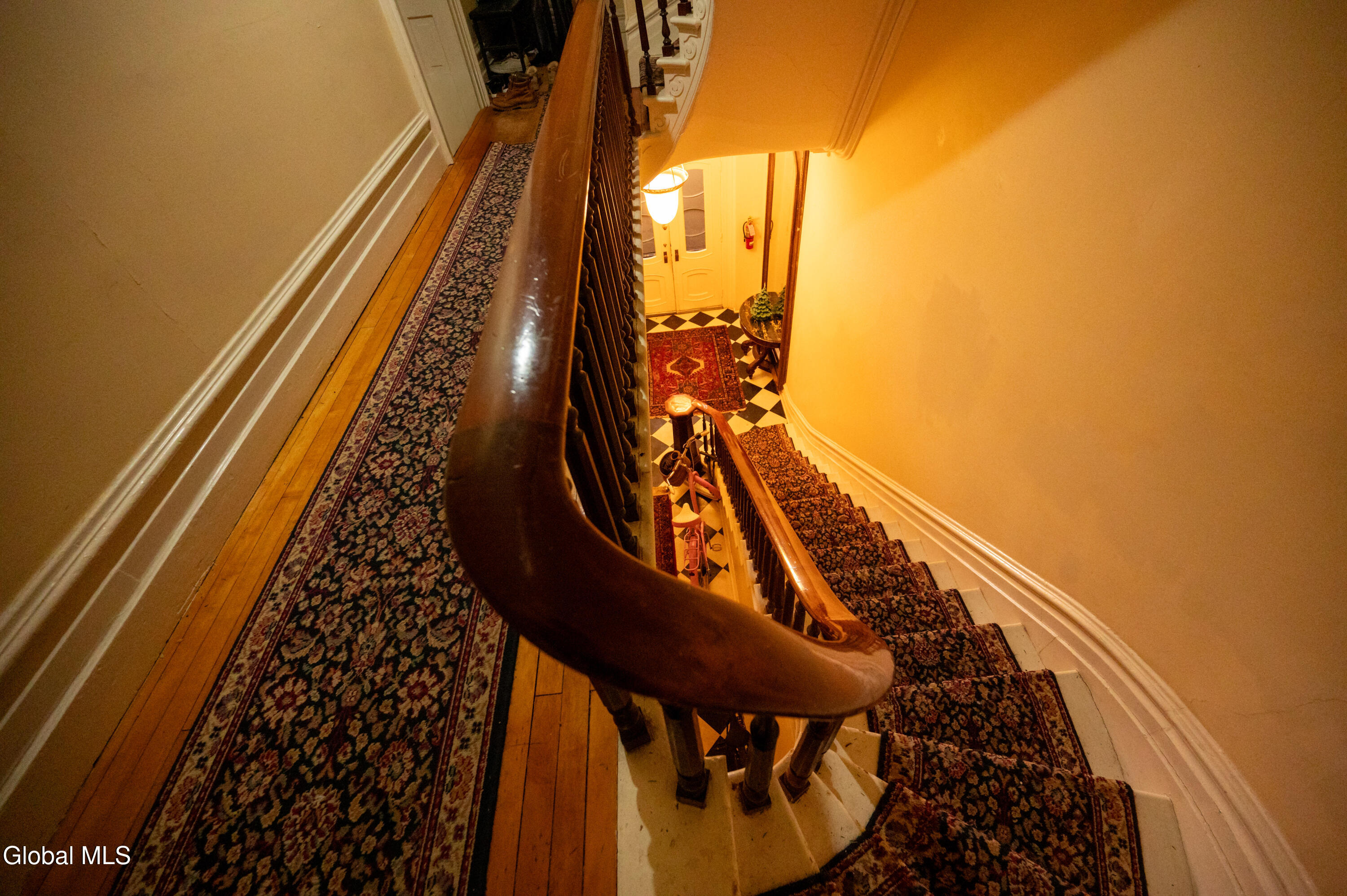 21 Front Street, Unit 2 Schenectady, NY 12305 - Photo 8 of 10 Z62_1687