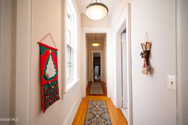 $2,395 | 21 Front Street, Unit 2, Schenectady, NY 12305