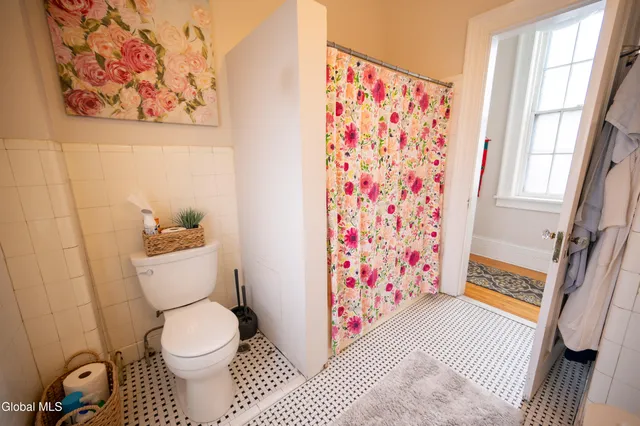 $2,395 | 21 Front Street, Unit 2, Schenectady, NY 12305