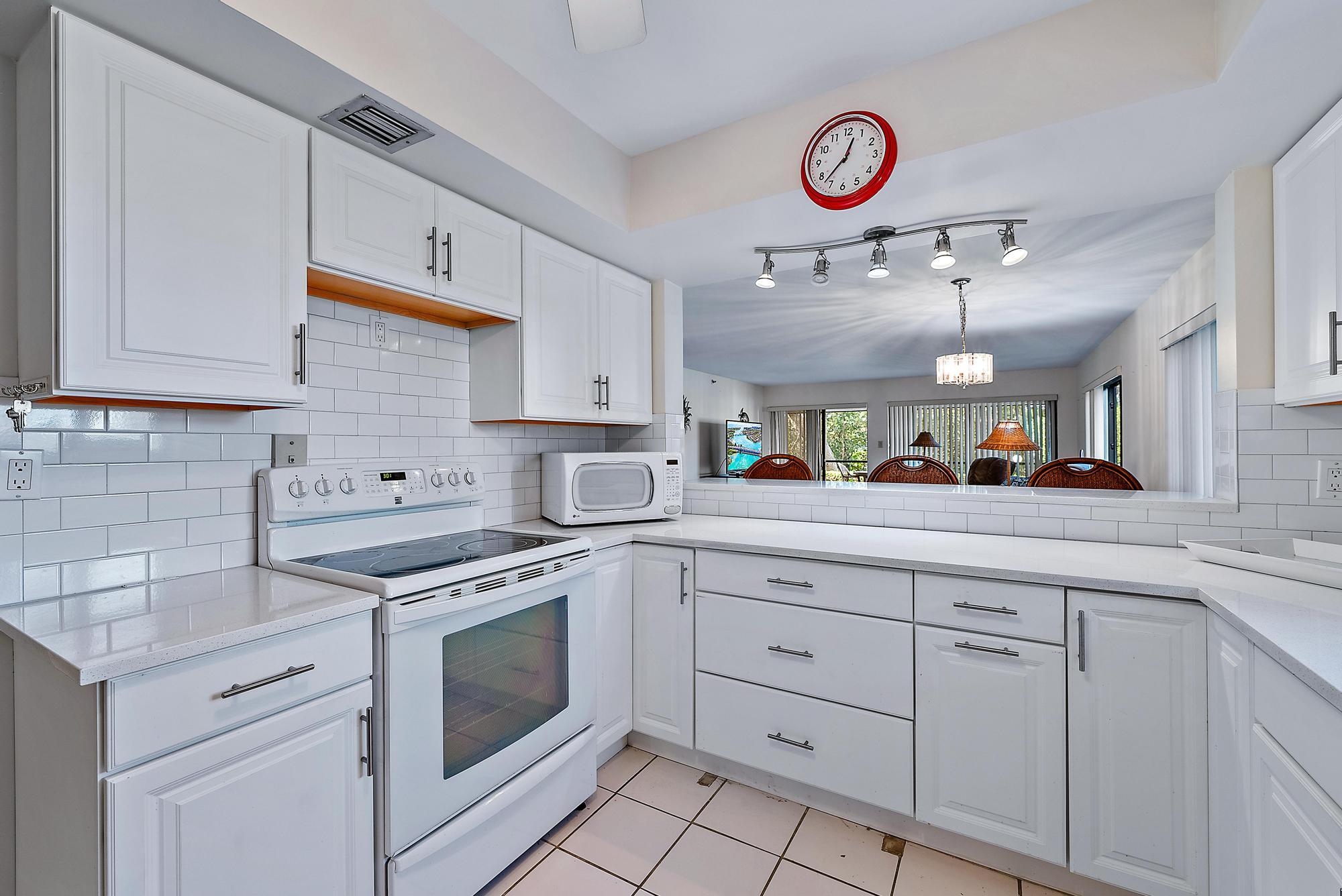 500 Ocean Trail Way, Unit 102 Jupiter, FL 33477 - Photo 5 of 25 Kitchen