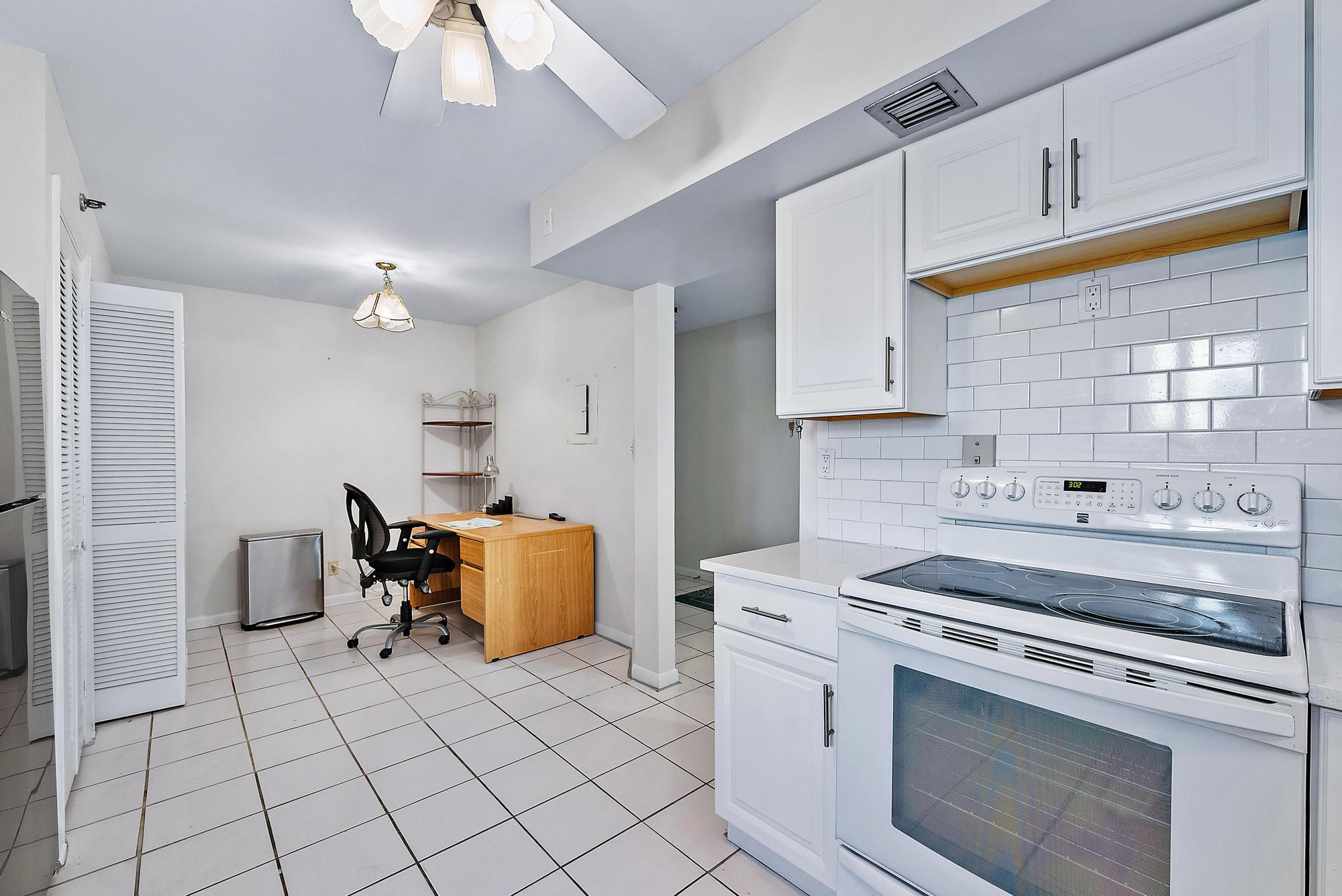 500 Ocean Trail Way, Unit 102 Jupiter, FL 33477 - Photo 7 of 25 Kitchen