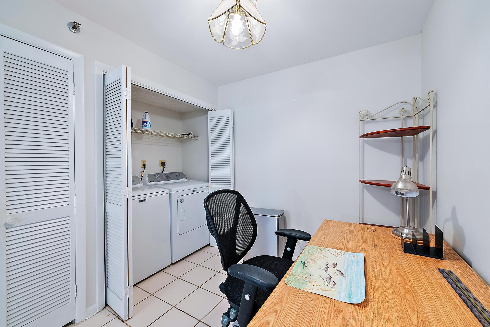 500 Ocean Trail Way, Unit 102 Jupiter, FL 33477 - Photo 8 of 25 Large Eat-in Kitchen
