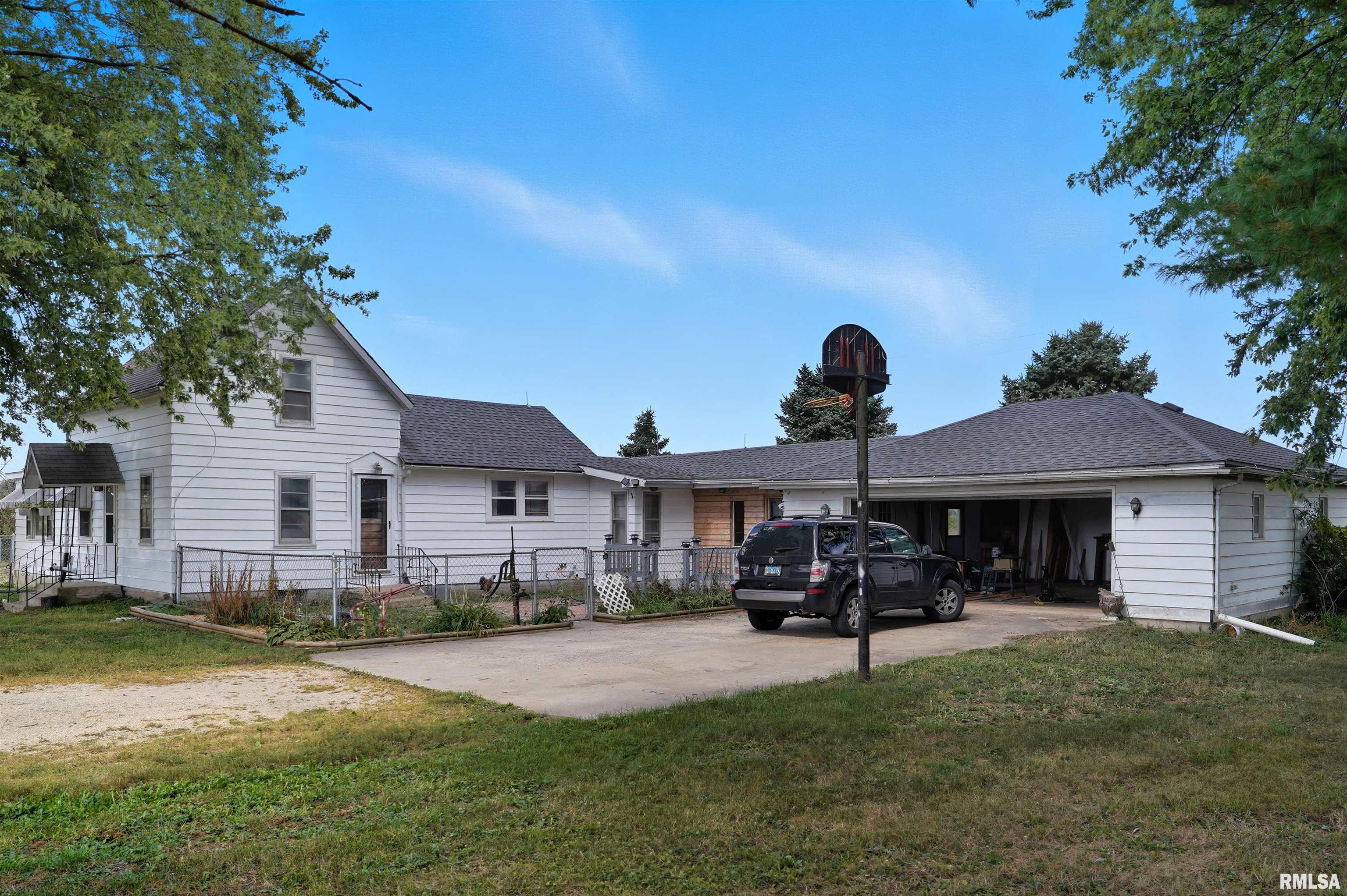 17684 West Eagle Point Road Polo, IL 61064 - Photo 5 of 46