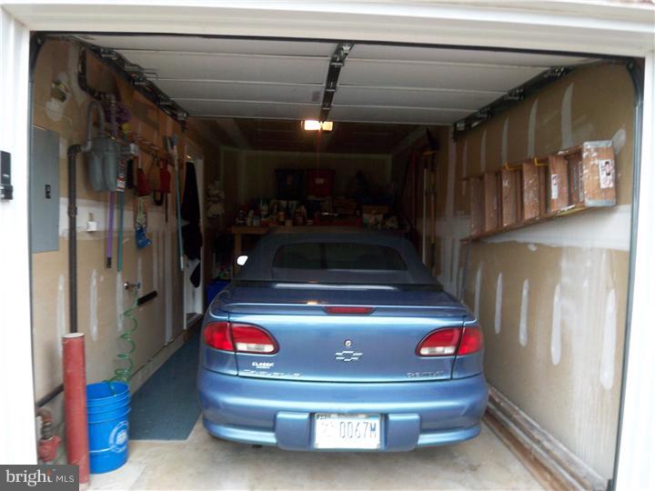 1733 Ripley Street Philadelphia, PA 19111 - Photo 25 of 25 Garage