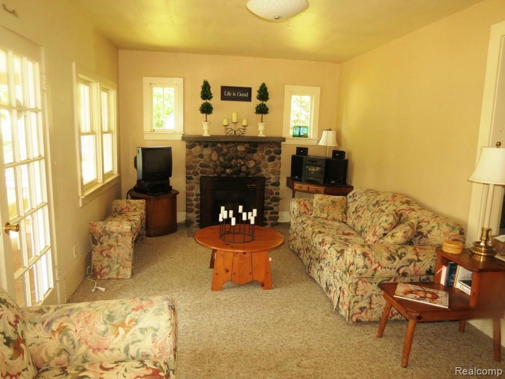 8343 Lakeshore Road Lexington, MI 48450 - Photo 9 of 33 IMG_0532.jpg