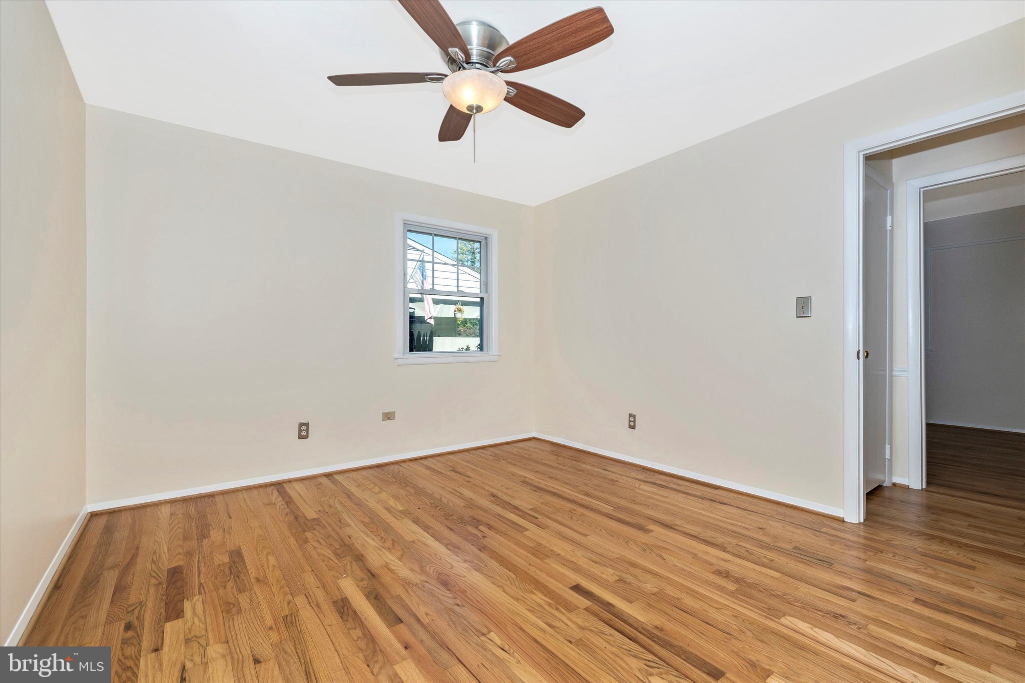 11924 Bayswater Road Gaithersburg, MD 20878 - Photo 17 of 41 Gallery Image 17