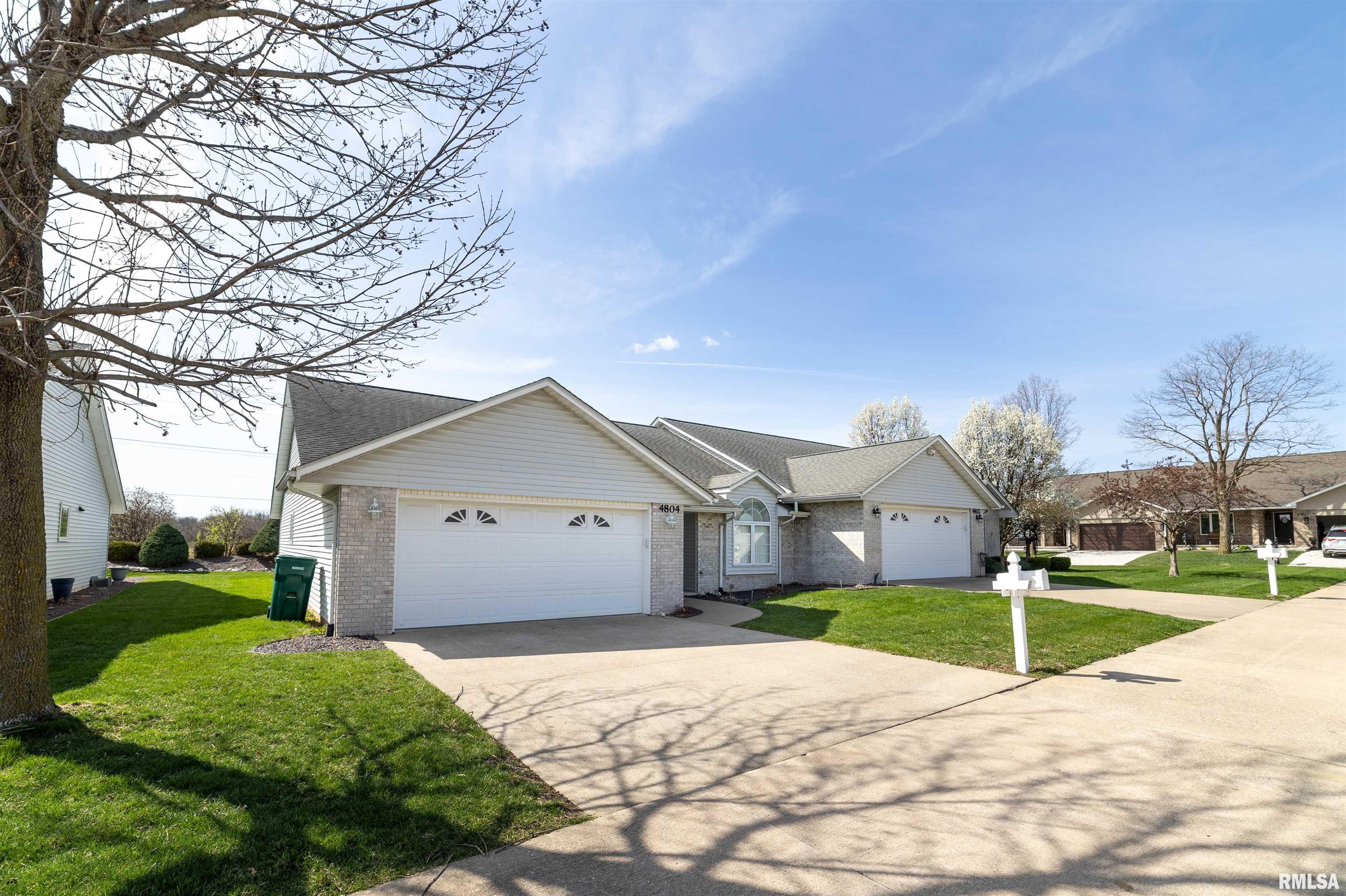4804 Elm Street Quincy, IL 62305 - Photo 1 of 27