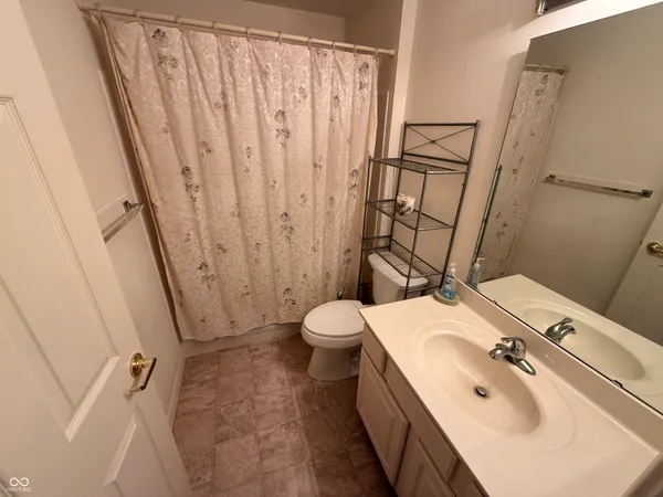 $174,900 | 6525 Emerald Hill Court, Unit 206, Indianapolis, IN 46237