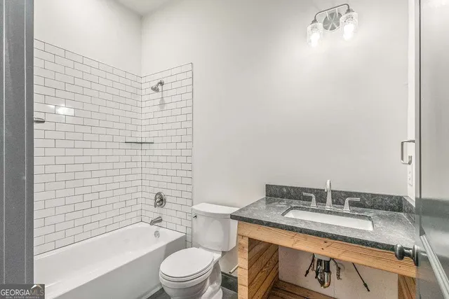 $2,250 | 13 Greenville Street South, Unit B, Newnan, GA 30263