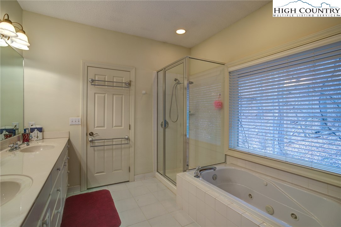 595 Chestnut Drive Boone, NC 28607 - Photo 17 of 27 Gallery Image 17