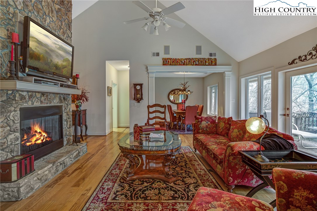 595 Chestnut Drive Boone, NC 28607 - Photo 3 of 27 Gallery Image 3