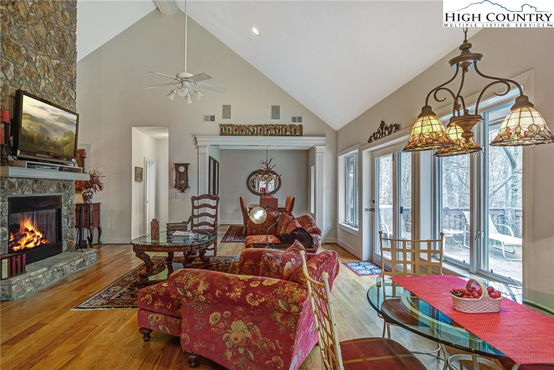 595 Chestnut Drive Boone, NC 28607 - Photo 5 of 27 Gallery Image 5