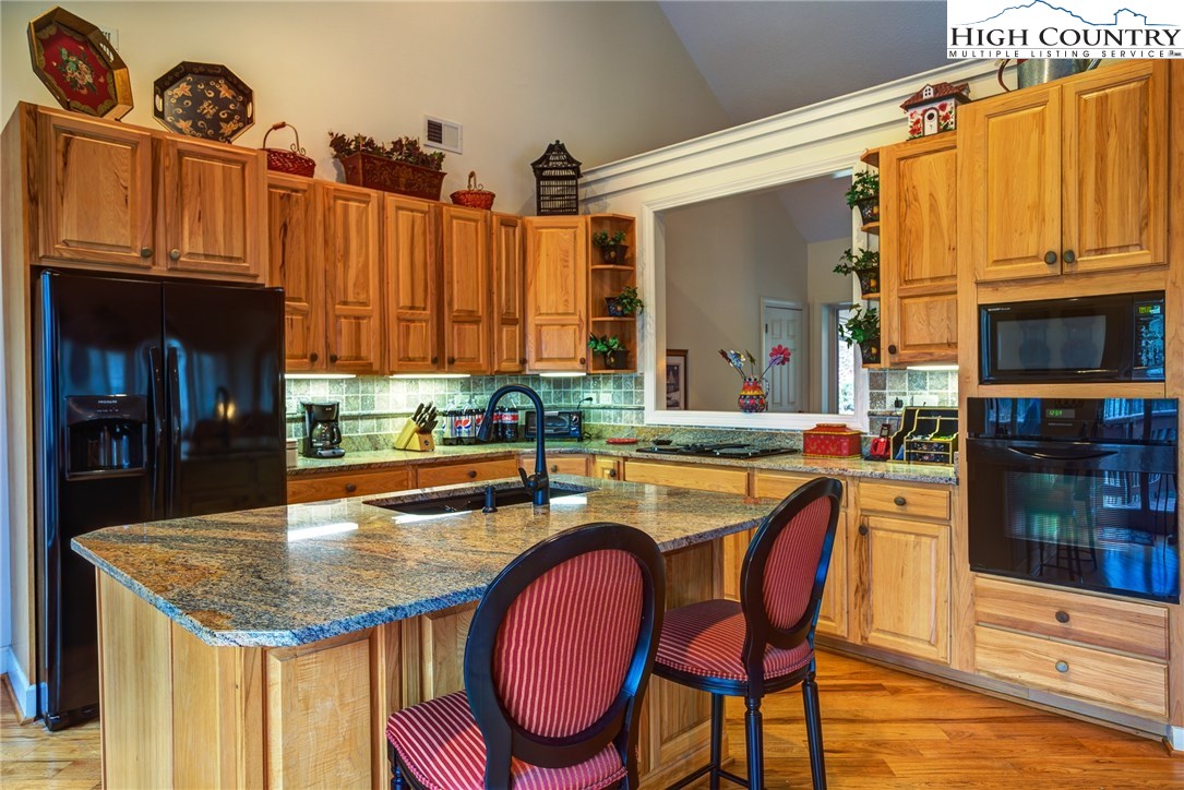 595 Chestnut Drive Boone, NC 28607 - Photo 8 of 27 Gallery Image 8
