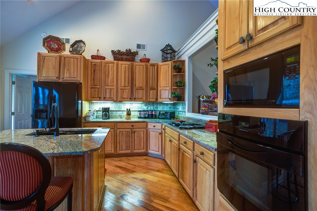 595 Chestnut Drive Boone, NC 28607 - Photo 10 of 27 Gallery Image 10