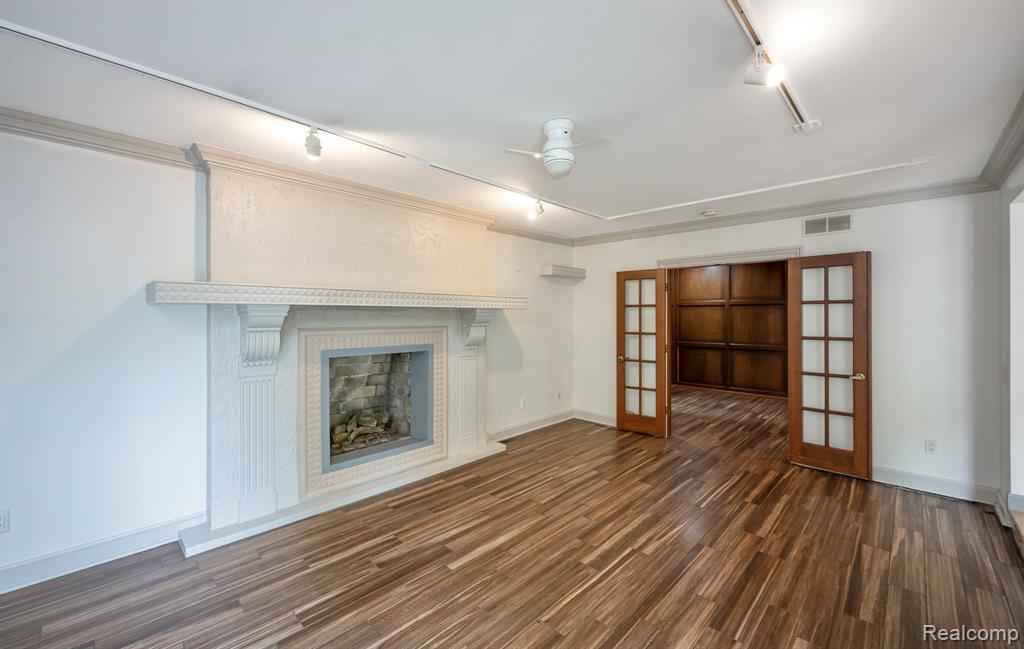 2264 West Maple Road Bloomfield Hills, MI 48301 - Photo 7 of 24 Gallery Image 7