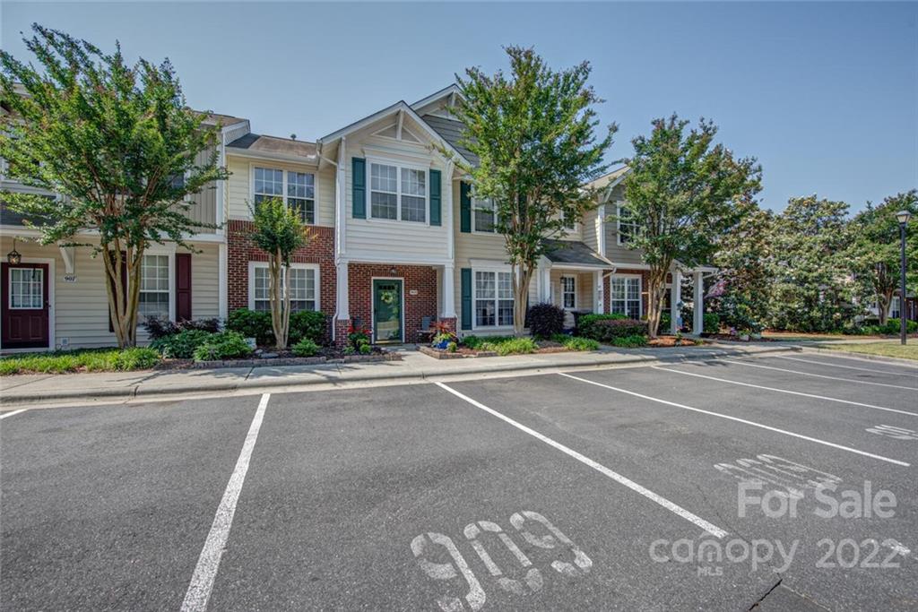 909 Azurine Circle Fort Mill, SC 29708 - Photo 2 of 30