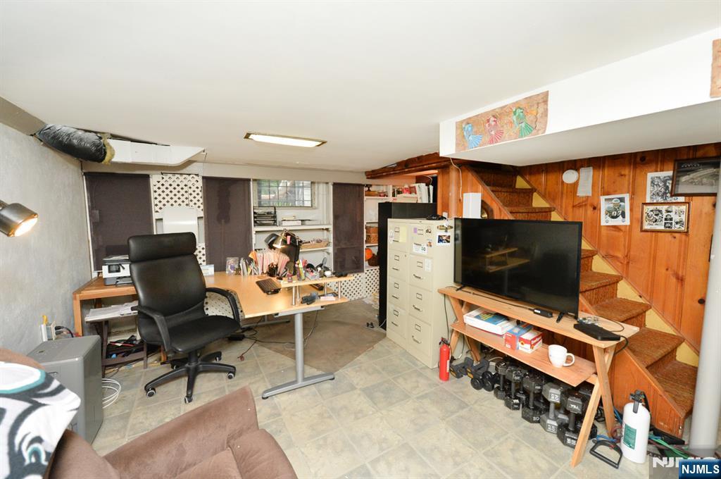 418 Burlington Road Paramus, NJ 07652 - Photo 30 of 30