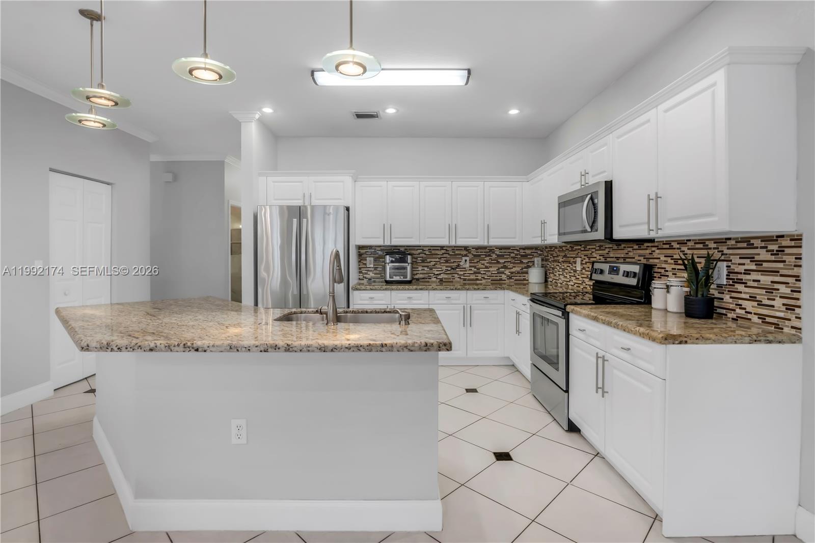 15862 Southwest 24th Street Miramar, FL 33027 - Photo 35 of 61